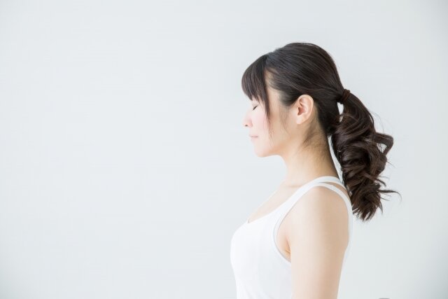 加齢によってバストが下がる理由とバストケア方法