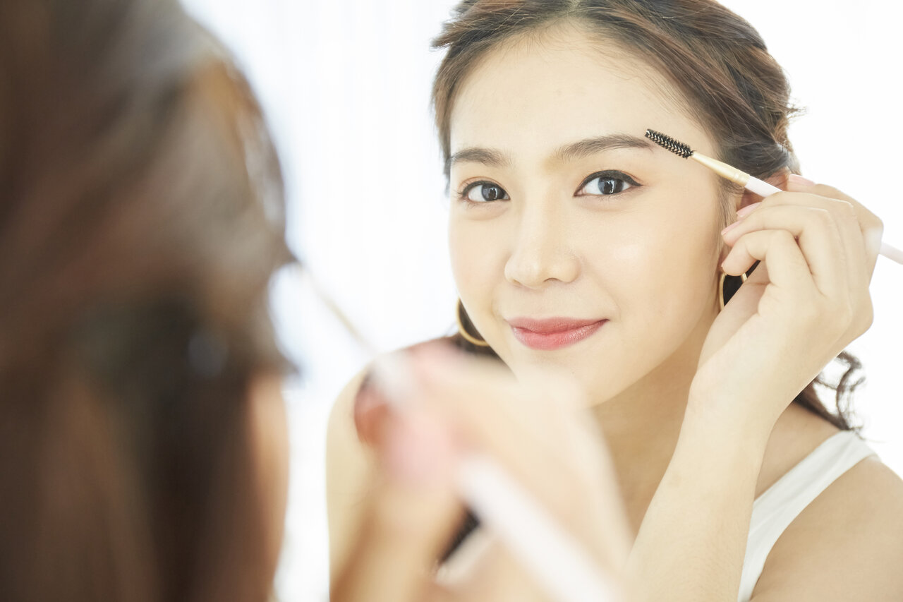 眉毛が薄い…そんな悩みを解消する、眉毛エクステについてご紹介します