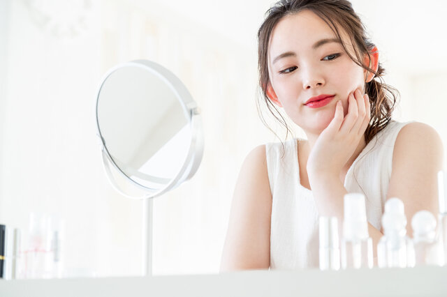 化粧水や乳液の順番は? それぞれの役割について