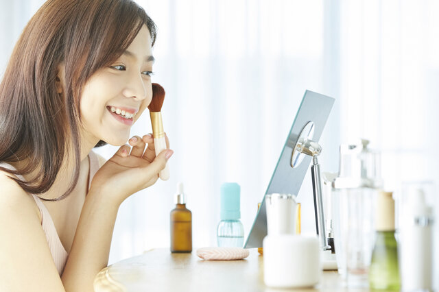ナチュラルなベースメイクのコツとは?自然な素肌感のある美肌に♡