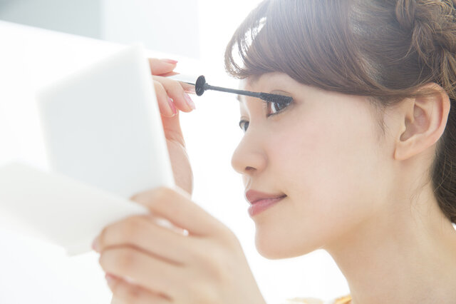 ダマにならないマスカラの塗り方!憧れのパッチリまつげを手に入れよう♡