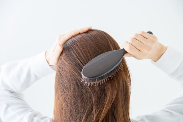 頭皮マッサージは健やかな髪への基本!おすすめの方法と頭皮ケア用品とは?