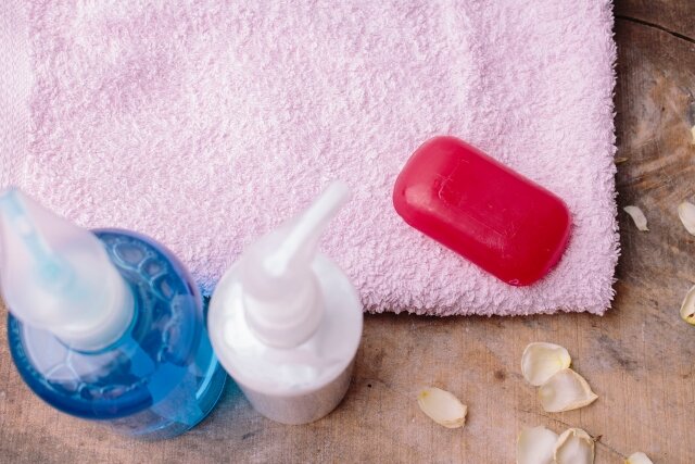 乳液でヘアケアできる?!残りがちな乳液をヘアケアに使う方法とは?