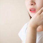 顎が痛いとき、原因として考えられることは? 顎関節症についても解説