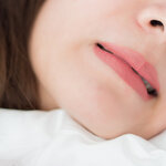 ストレスによって起きる心や体の症状は?　歯を食いしばる癖がある人は要注意!　