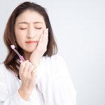 歯の痛みに波があるのはなぜ？　原因と対処法、むし歯じゃないことも【歯科医師監修】
