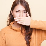 女性の口臭は口以外も大きく関わる　その対策と予防法