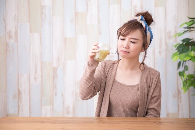 口の中が苦い原因と対策｜味覚異常・栄養・食材の意外な関係