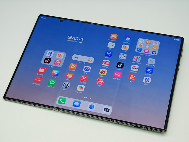 お値段相応のリッチな質感!!究極の折りたたみスマホ！スマホと 