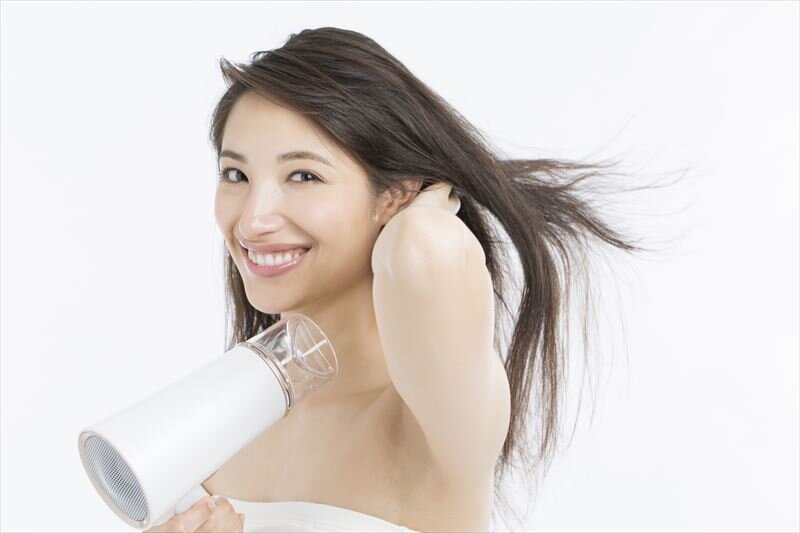 正しい髪の乾かし方で、美容室みたいな美髪を再現できます!