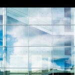 NTTとNTTドコモ、6G通信時代に向けより高速なユーザー追従型メタサーフェス反射実証に成功
