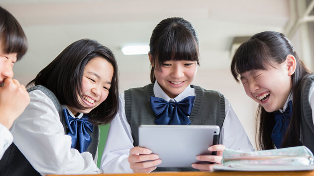 学校での学習eポータル利用が迫る中、未導入の自治体は33％／NEC調べ