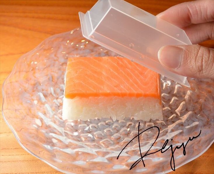 冷凍庫で1カ月保存できる、出来立てのような味わいの押し寿司。冷凍押し寿司ブランド「Rejyu」